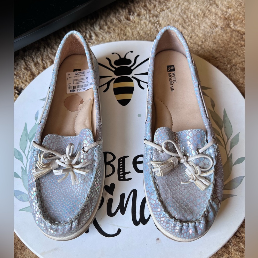 WHITE MOUNTAIN 'Vacation' Women's Leather Moccasin iridescent mermaid.